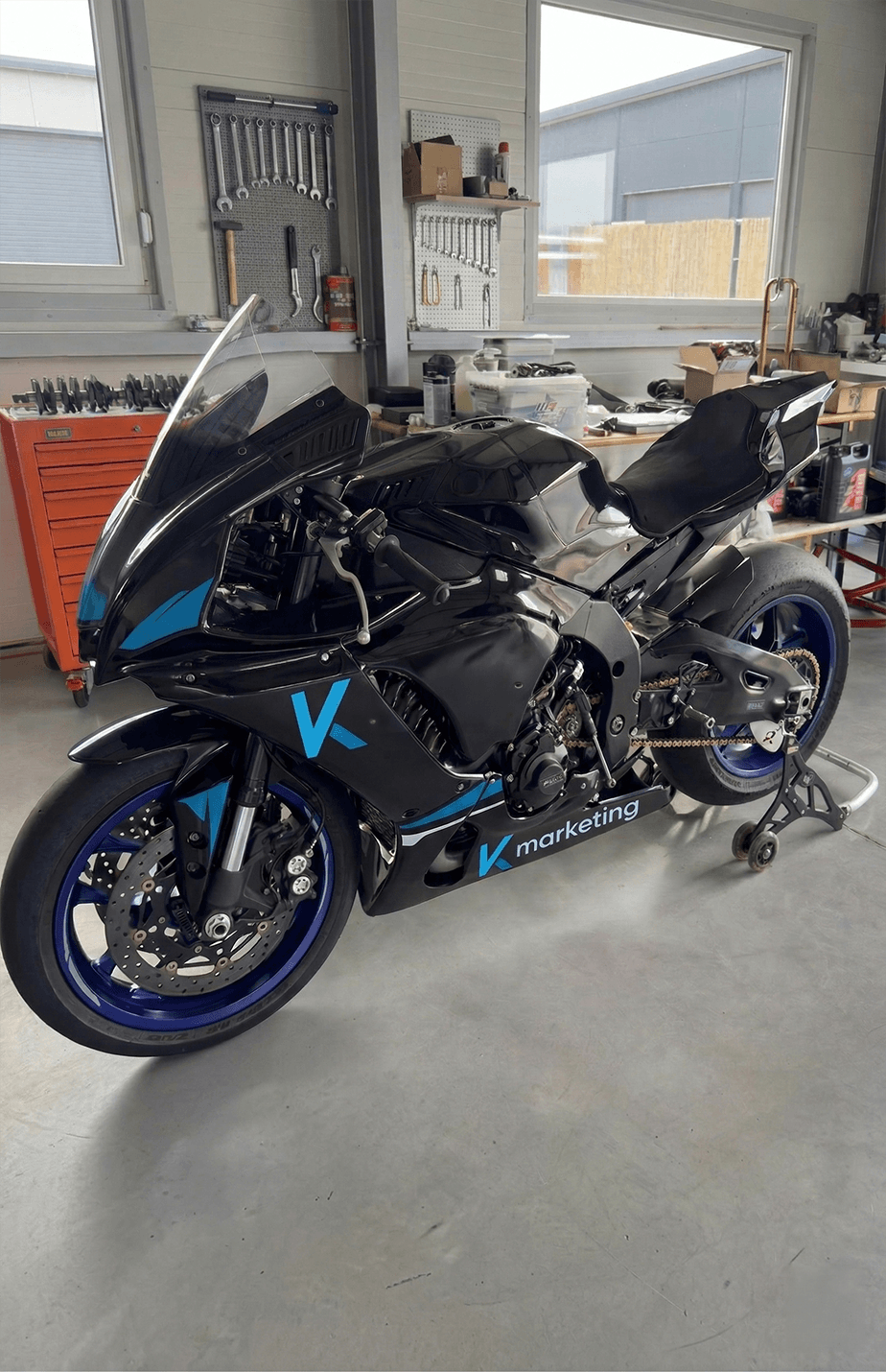 Yamaha R1 2022 — VK Marketing